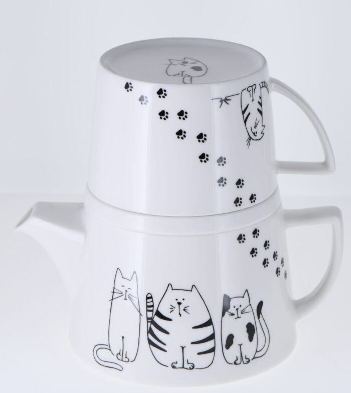 teapot with cats